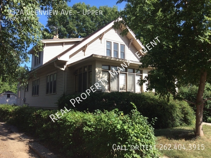 932 Glenview Ave in Wauwatosa, WI - Building Photo