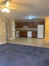 62 Lincoln St in Essex, VT - Foto de edificio - Building Photo