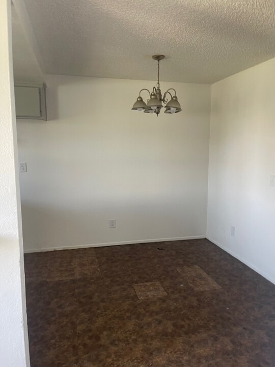 18125 Bellflower St in Adelanto, CA - Building Photo