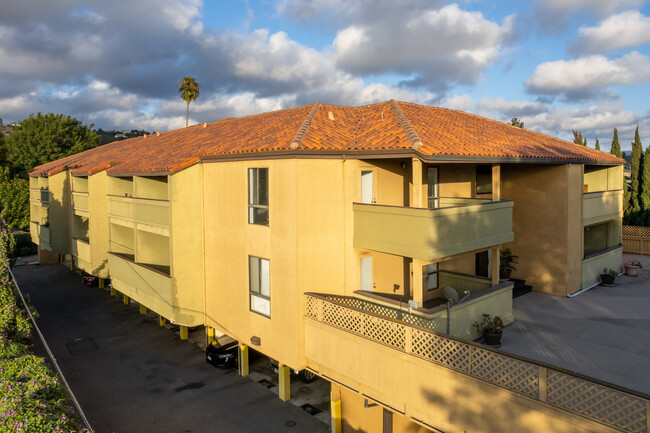 Sunrise Apartments in San Leandro, CA - Foto de edificio - Building Photo