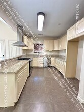 7620 Lindsay Rd in Bakersfield, CA - Building Photo - Building Photo