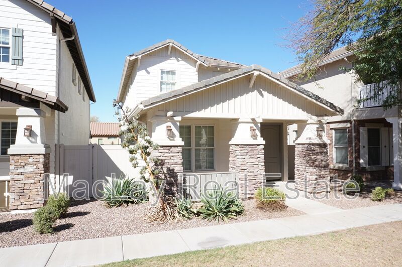 3859 S Posse Trail in Gilbert, AZ - Foto de edificio