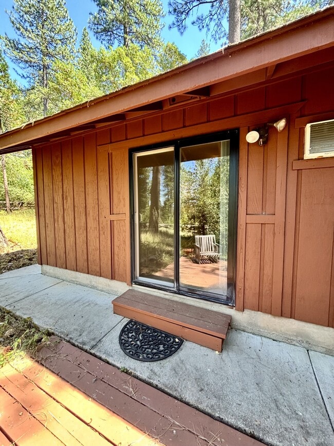 15398 N Bloomfield Rd in Nevada City, CA - Building Photo - Building Photo
