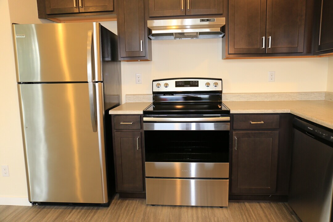 1130 Golf Club Rd SE, Unit 1130-1 in Lacey, WA - Building Photo