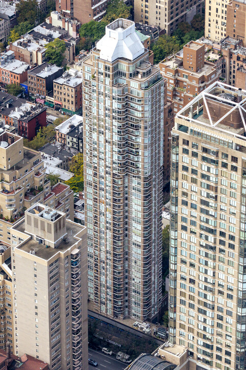 1078 3rd Ave in New York, NY - Foto de edificio