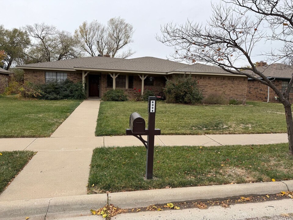 6008 Yale St in Amarillo, TX - Building Photo