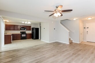 8110 Grove Berry Dr in Indianapolis, IN - Building Photo - Building Photo