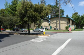 Los Gatos Apartments in Los Gatos, CA - Building Photo - Building Photo