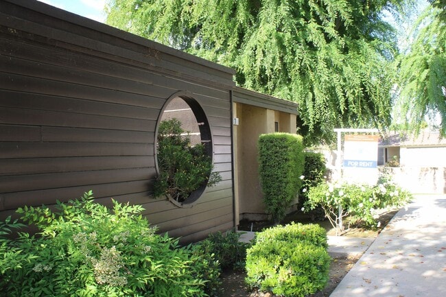 property at 5500 Lennox Ave