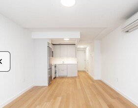 E. E 22nd St in New York, NY - Building Photo - Building Photo