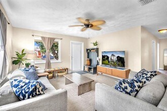 7548 Farragut St in Hollywood, FL - Building Photo - Building Photo