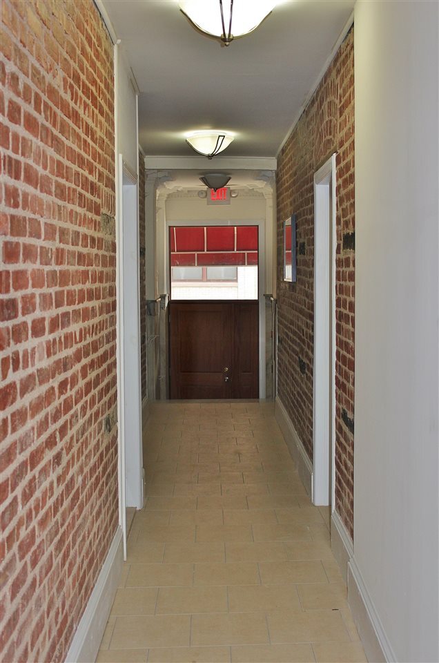 325 Baldwin Ave-Unit -6 in Jersey City, NJ - Foto de edificio - Building Photo