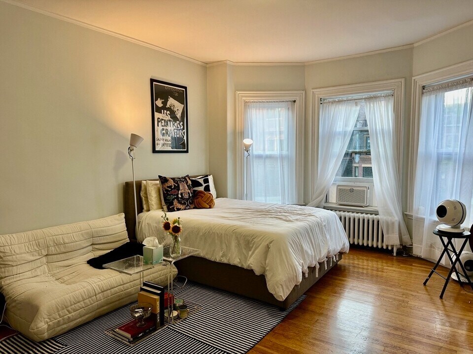 229 Newbury St, Unit 5 in Boston, MA - Building Photo