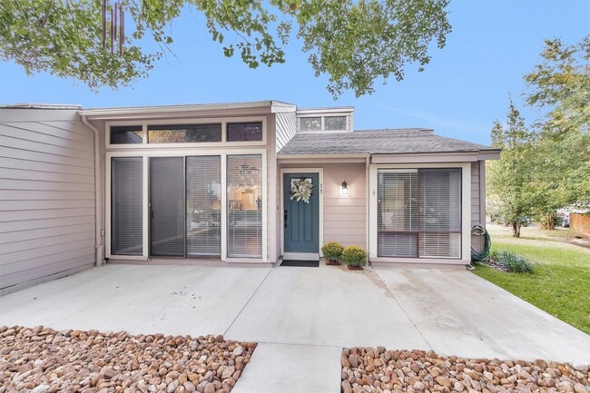 15 April Village in Montgomery, TX - Building Photo - Building Photo