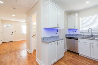 2881 61st Ave N in St. Petersburg, FL - Building Photo - Building Photo