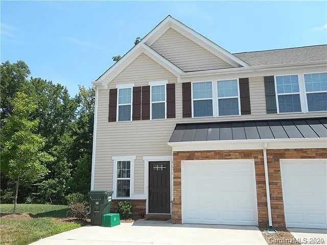property at 2501 Silverthorn Dr