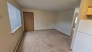 840 Terry Ave in Hiawatha, IA - Building Photo - Building Photo