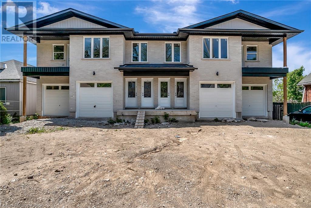 102 Spruce St in Cambridge, ON - Building Photo