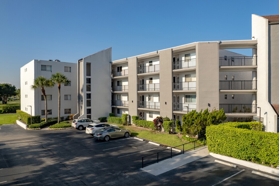 Dorchester at Poinciana in Lake Worth, FL - Foto de edificio