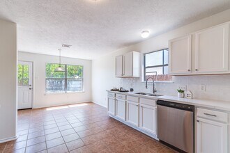 7215 Autumn Day Ct in Magnolia, TX - Building Photo - Building Photo