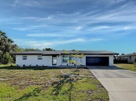 4342 Ewing Cir in Port Charlotte, FL - Building Photo
