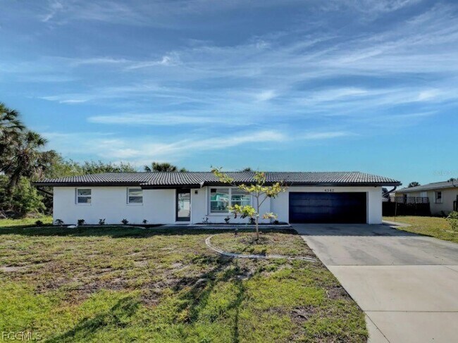 4342 Ewing Cir in Port Charlotte, FL - Building Photo - Building Photo