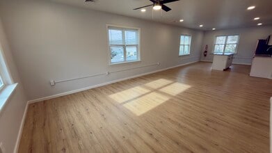 403 N Walnut St, Unit B in Bath, PA - Foto de edificio - Building Photo