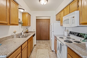 Brookmeadow Apartments in Grandville, MI - Building Photo - Building Photo