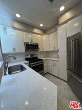 12211 Idaho Ave in Los Angeles, CA - Building Photo - Building Photo