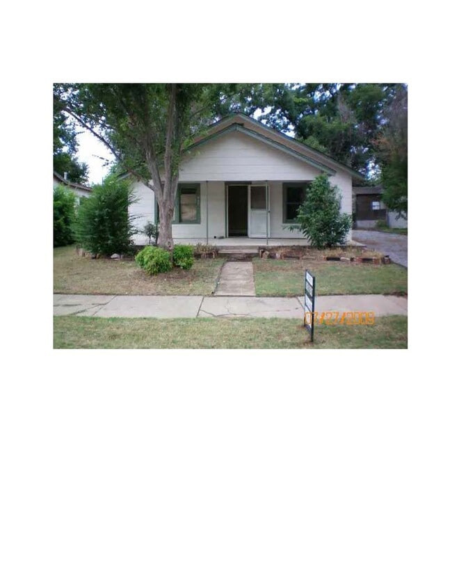property at 647 SE 20th St