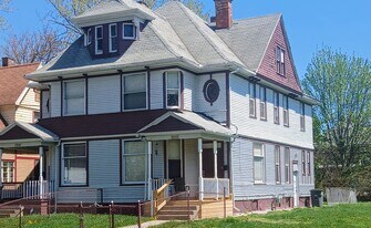 2252 Whitney Ave in Toledo, OH - Building Photo