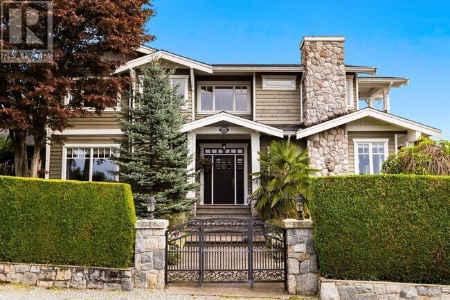 1197 Fulton Ave in West Vancouver, BC - Building Photo - Building Photo