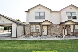 625 W Idaho Ave in Meridian, ID - Building Photo