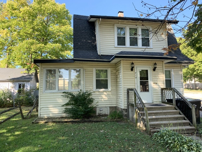 property at 712 Elm St