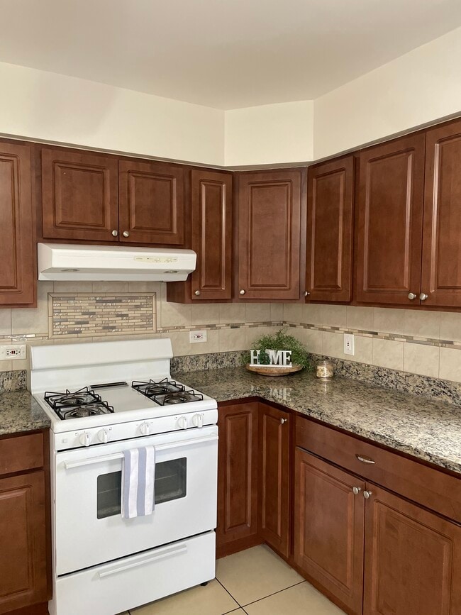 6235 W Diversey Ave, Unit 2