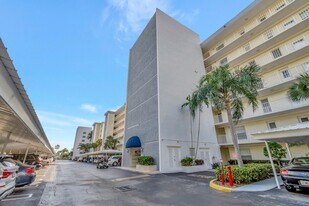1 Harbourside Dr, Unit 4502 in Delray Beach, FL - Building Photo