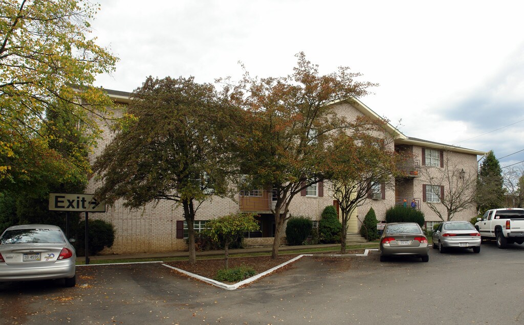 16 Greenwood Dr Apartments Ceredo, WV Apartments For Rent