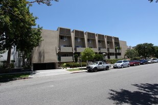 921 10th St Apartments