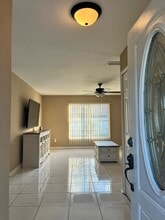 111 Rosewood Ct in Kissimmee, FL - Foto de edificio - Building Photo