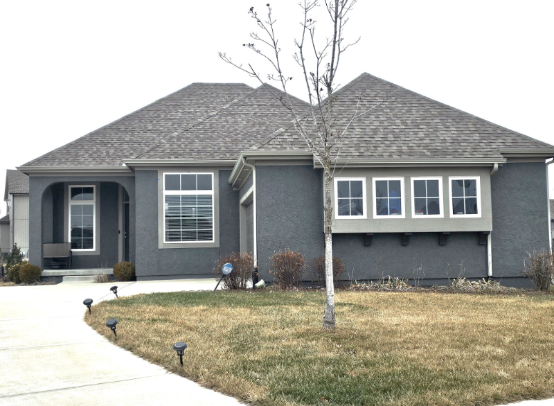 7912 W 166th Pl in Overland Park, KS - Building Photo