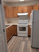 138 Crestview Dr, Unit A in Franklin, KY - Building Photo - Building Photo