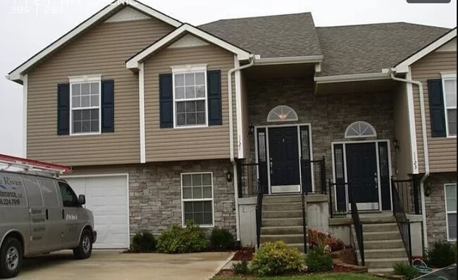 property at 1123 NW Scenic Dr