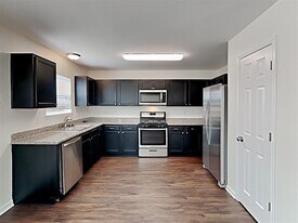 18011 Shallow Leaf Ln in Cypress, TX - Building Photo