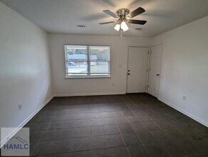 468 Elm St in Hinesville, GA - Building Photo - Building Photo