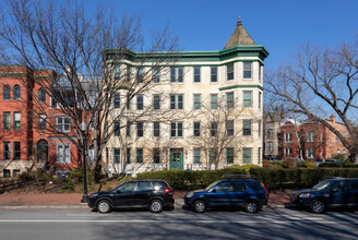1024 Massachusetts Ave NE in Washington, DC - Foto de edificio - Building Photo