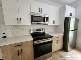 74 Bailey St, Unit #69 - #305 Apartamentos