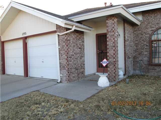 1755 Judith Resnik Dr in El Paso, TX - Building Photo