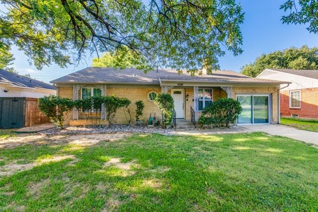 property at 5016 W Mockingbird Ln