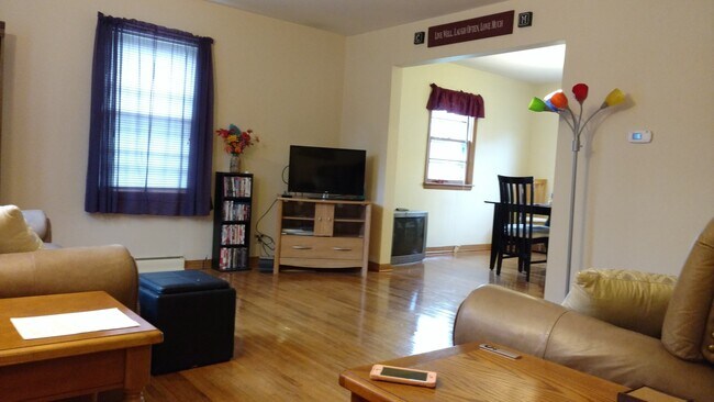 220 Walnut St in Cedar Falls, IA - Building Photo - Building Photo