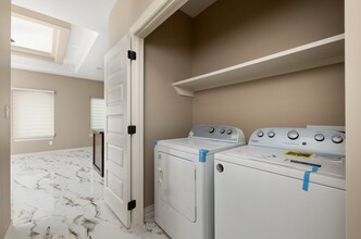 303 Mistletoe Ave, Unit B in Mercedes, TX - Building Photo - Building Photo
